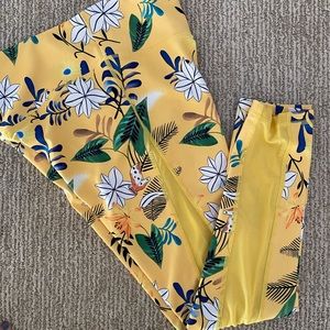 Zyia Floral Light N Tight 7/8 leggings